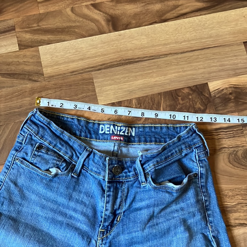 Levi’s Denizen Blue Jean Capri, Size 2 - Picture 4 of 8